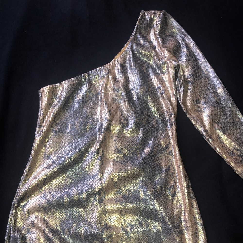Dress - Picture 2 of 4